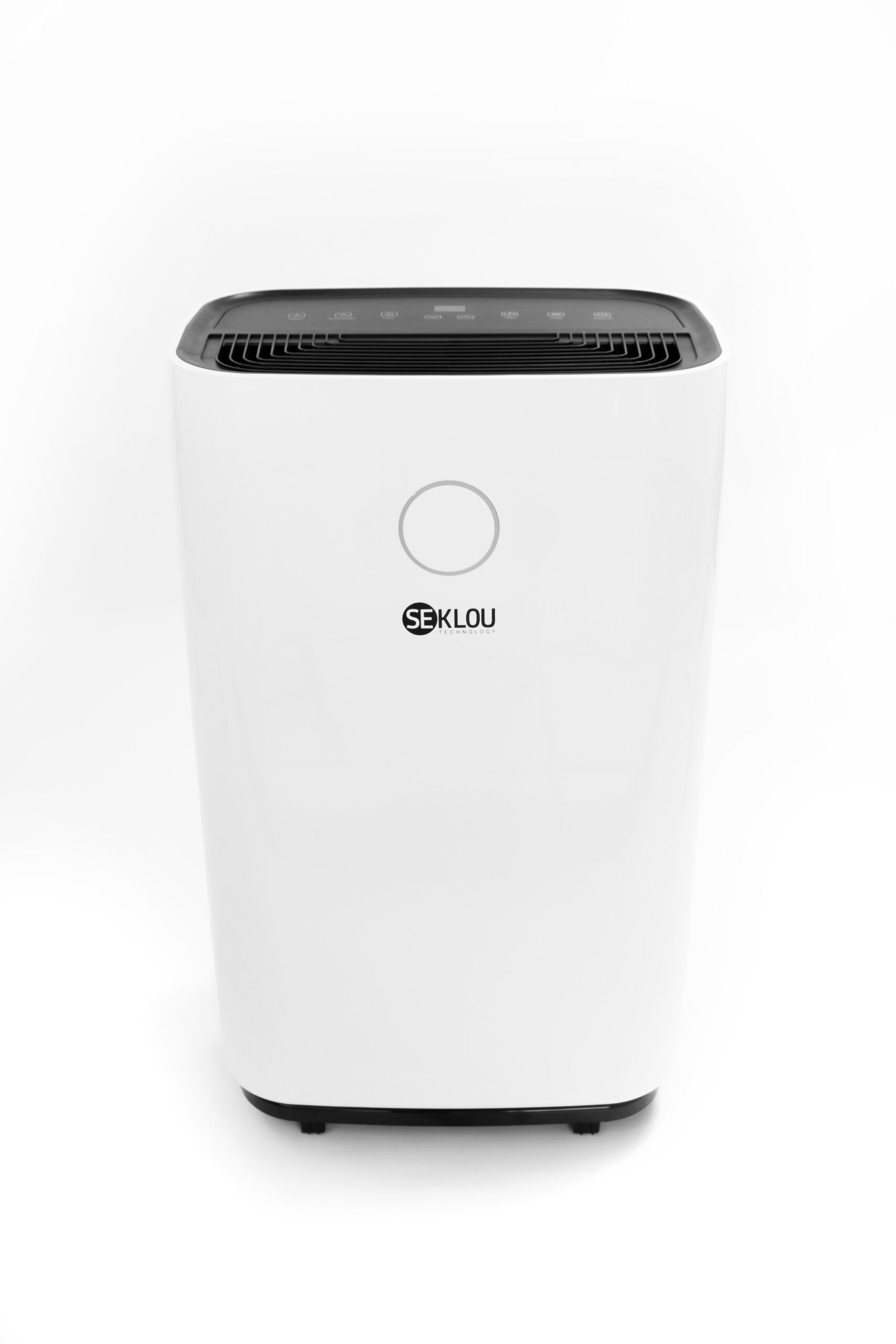 Deshumidificador por compresor Seklou Technology para eliminar humedad en ambientes de hasta 35 m²